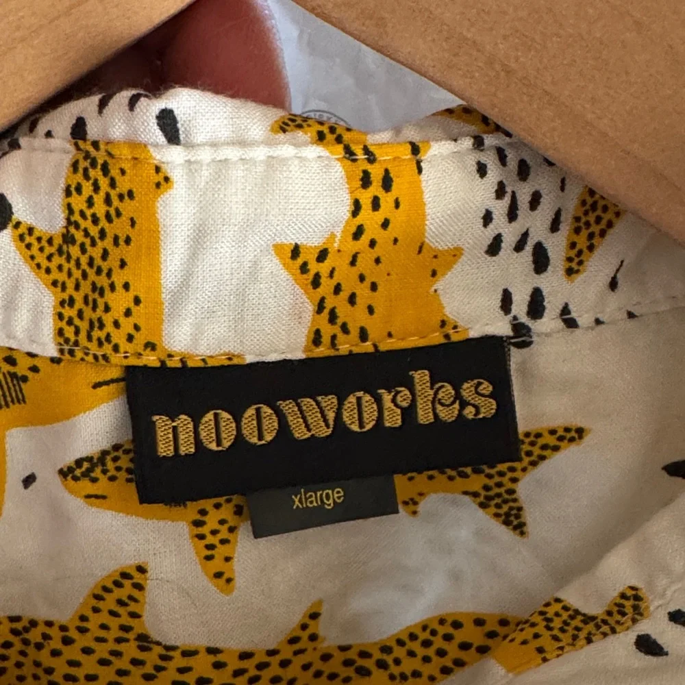 Nooworks Hard to Find Joyce Button Down Shirt - Yellow Sharks on White. Sz XL - Picture 9 of 9